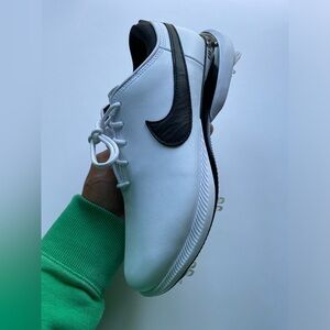 Nike Air Zoom Victory Tour 2 White Black Men’s sz 7 NEW NO BOX!